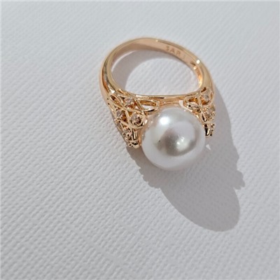 Комплект ювелирная бижутерия коллекция  "Дубай" серьги и кольцо 18 р, покрытие: позолота, вставка: искусственный жемчуг и фианиты, цвет: прозрачный и жемчужный, арт.313.289-18