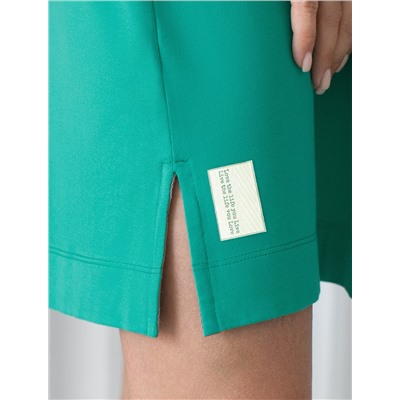 Платье из премиального хлопка с вышивкой на рукаве