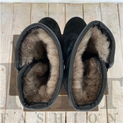 Мужские сапоги короткие, черная замша, подошва лепесток