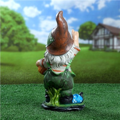 Садовая фигура из полистоуна «Гном с тыквой», 19×12×38 см