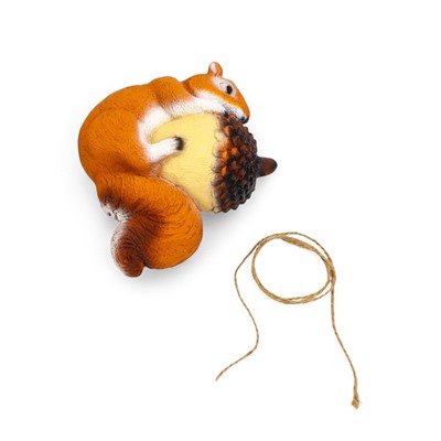 Садовая фигура из полистоуна, «Белка на жёлуде», подвесная, 17×17×8 см