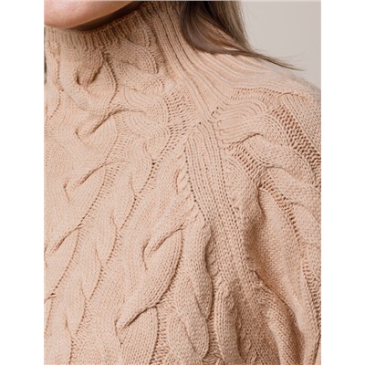 Удлиненный свитер фактурной вязки с узором косы