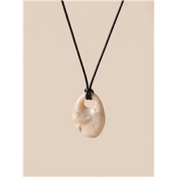 Кулон на шнурке