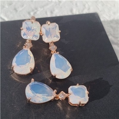 Комплект ювелирной бижутерии Дубайское золото: серьги и кулон с крупным камнем, покрытие позолота, вставка: фианит, цвет: прозрачный, арт.414.033