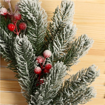 Венок новогодний d=33 см «Зимнее волшебство. Уютная сказка», в снегу, с ягодами