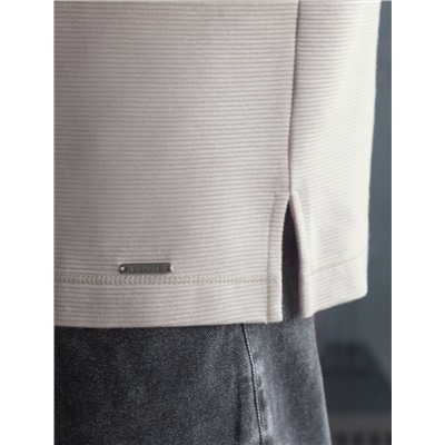 Джемпер базовый из мягкого фактурного трикотажа с круглым воротом