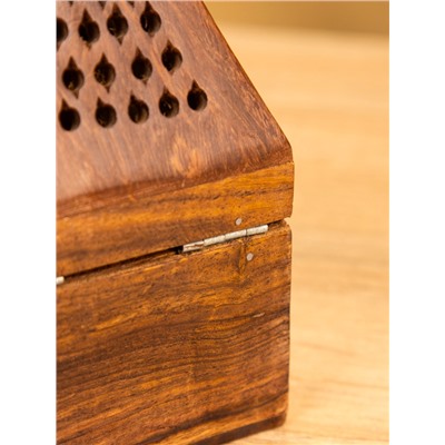 Подставка под благовония в форме пирамиды «Джали», 9×9×15.5 см, дерево шишам