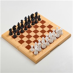 Шахматы настольные, 32×32 см, доска и фигуры пластик, h-от 4 до 7 см, d=2.6 см