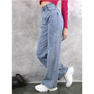 Джинсы женские трубы