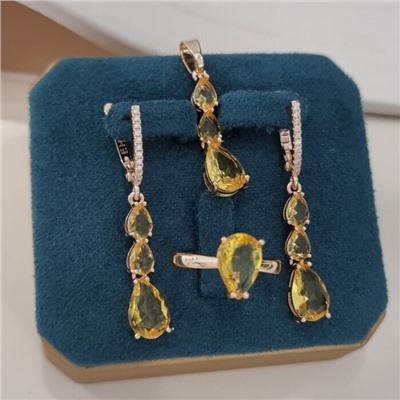 Комплект ювелирной бижутерии коллекция "Дубай" серьги, кулон и кольцо 19 р, покрытие позолота, вставка: фианиты и цирконы, цвет: желтый и прозрачный, арт.414.285-19