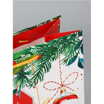 Пакет подарочный новогодний «Ёлка с украшениями », 26×32×12 см
