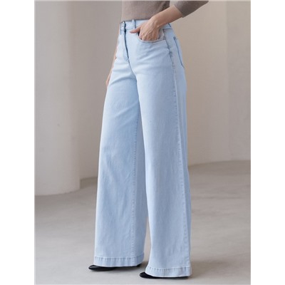 Джинсы-трубы из эластичного денима