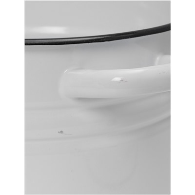 УЦЕНКА Кастрюля эмалированная, 8 л, белая, СКОЛ НА ИЗДЕЛИИ