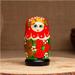 Матрёшка дерево «Земляничка», красный платок, 3 кукольная, 10-12 см