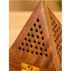 Подставка под благовония в форме пирамиды «Джали», 9×9×15.5 см, дерево шишам