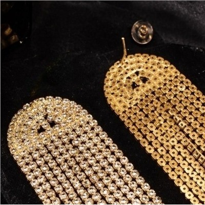 Серьги длинные женские вечерние со стразами, цвет: золотистый и прозрачный, арт.012.042