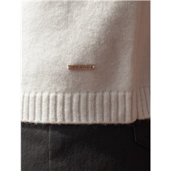 Свитер из пряжи с кашемиром