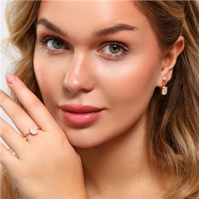 Комплект ювелирной бижутерии Дубайское золото, покрытие: позолота, серьги и кольцо 17 р, вставка: фианит, цвет: молочный матовый, арт.314.773-17