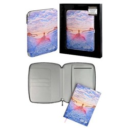 Ежедневник-органайзер недатированный А5+ 240 стр. 70554 "НАППА.ЗАМКИ ПРИНЦЕСС" кожзам, поролон, застежка "молния" #КРИСТИНА МАКЕЕВА Феникс