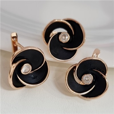 Комплект ювелирной бижутерии коллекция "Дубай" серьги и кольцо 20 р, покрытие позолота, вставка: матовая эмаль и фианит, цвет: черный и прозрачный, арт.313.167-20