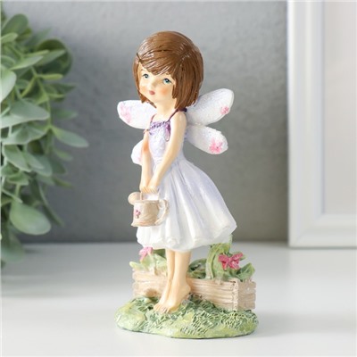 Фигурка полистоун «Малышка в сиреневом платье с крыльями, с леечкой», 7.5×5×13 см