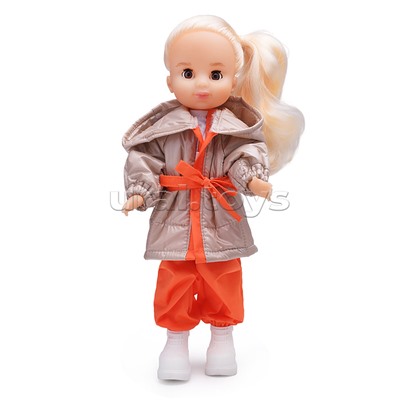 Кукла Элис на прогулке