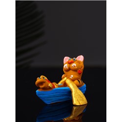 Фигурка полистоун «Кот в лодке с рыбкой», 4.2×5.8×5.4 см