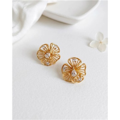 Стильные серьги