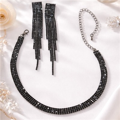 Комплект вечерней бижутерии со стразами чокер и серьги, цвет: черный, арт.012.104