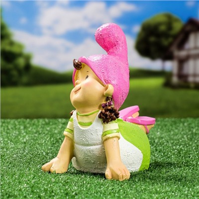 Садовая фигура из полистоуна «Девочка-гномик», 13×19×19 см