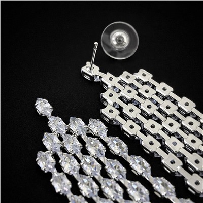 Серьги бижутерия висячие вечерние с камнями, цвет: серебристый и прозрачный, арт.012.068