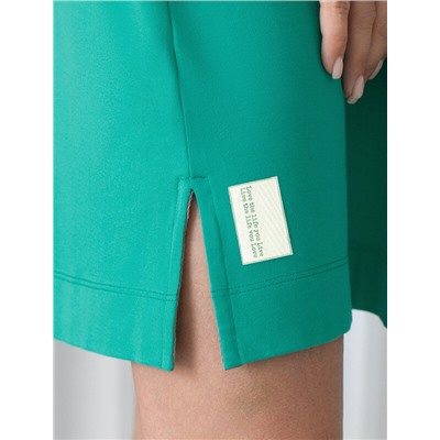 Платье из премиального хлопка с вышивкой на рукаве