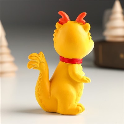 Фигурка полистоун «Маленький дракоша со звёздочкой», 5×4×8 см, МИКС