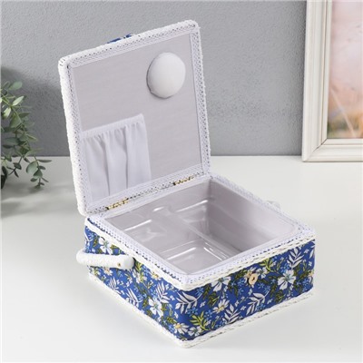 Шкатулка для рукоделия и шитья «Полевые цветы на синем», хранение ниток, иголок, мелочи, 20×20×11 см