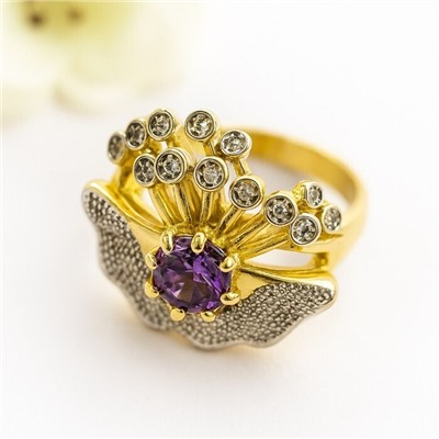 Кольцо 18 р ювелирная бижутерия Итальянское золото (покрытие желтое 14к), вставка: фианиты, цвет: прозрачный и фиолетовый, арт.313.379-18