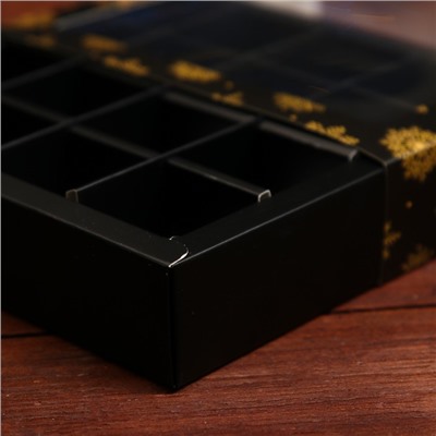 Коробка под 16 конфет «Новогодняя», 17.5×17.5×3.5 см