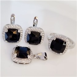 Комплект ювелирная бижутерия серьги, кулон и кольцо 17 р, покрытие: посеребрение, вставка: фианит, цвет: черный и прозрачный, арт.313.105-17
