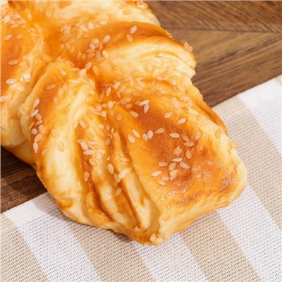 Муляж «Плетеная булочка», 23×9×4 см