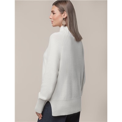 Свитер фактурной вязки с узором косы