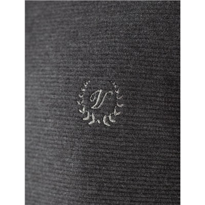 Лонгслив из мягкого фактурного трикотажа с плетеным воротником поло на пуговицах