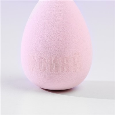 Спонж скошенный Doll face, на пластиковой подставке для сушки и хранения, BEAUTY FOX