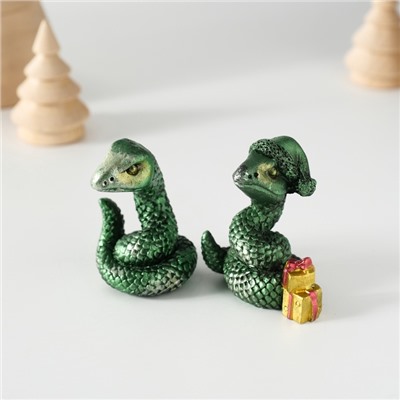 Фигурка полистоун «Зелёная змейка», 5×3×5 см, МИКС