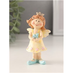 Фигурка полистоун «Принцесса-ангел в жёлтом платье с улиткой в руках», 7×4×10 см