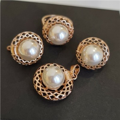 Комплект ювелирная бижутерия, серьги, кольцо и кулон, покрытие: позолота, вставка: жемчуг, 8200, р-р 19, арт.216.358-19