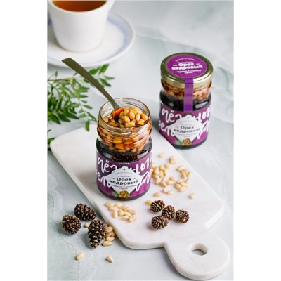 Таежный деликатес "Кедровый орех с Сосновой шишкой" в сиропе / стекло  230 гр / Солнечная Сибирь