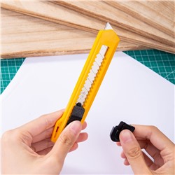 Нож канцелярский Deli 18 мм, сталь, корп. ассорти