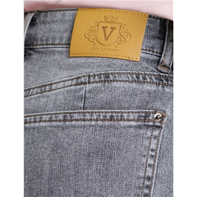 Джинсы дудочки из эластичного денима средней плотности