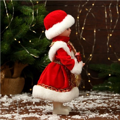 Снегурочка под ёлку «Зимнее волшебство. В пышной шубке», 30 см, красный