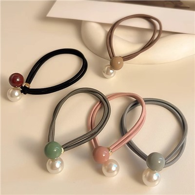 Набор резинок для волос с шариками 5 штук.