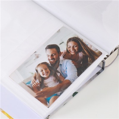 Фотоальбом на 100 фото 10×15 см «Красота спасёт мир», в коробке, 5.7×20.7×26 см, МИКС